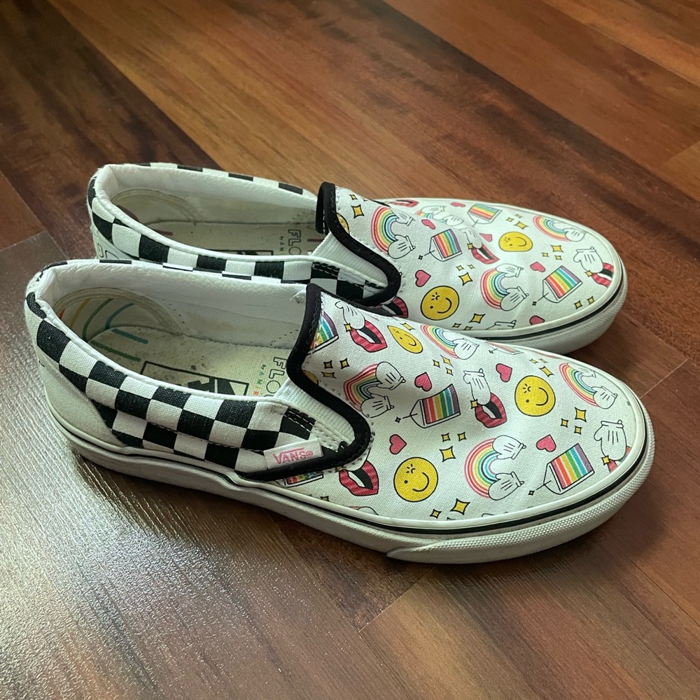 Vans x flour shop  Slip-On Sneakers -  Emoji and Checkered Design